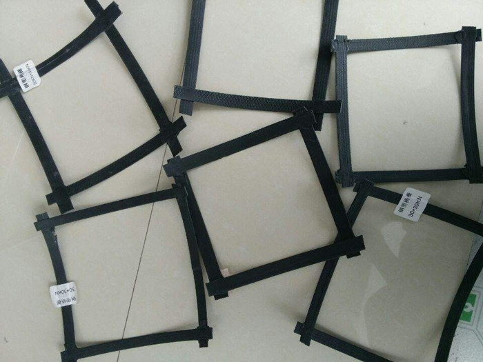 1547025875787479.jpg 鋼塑雙向土工格柵.jpg