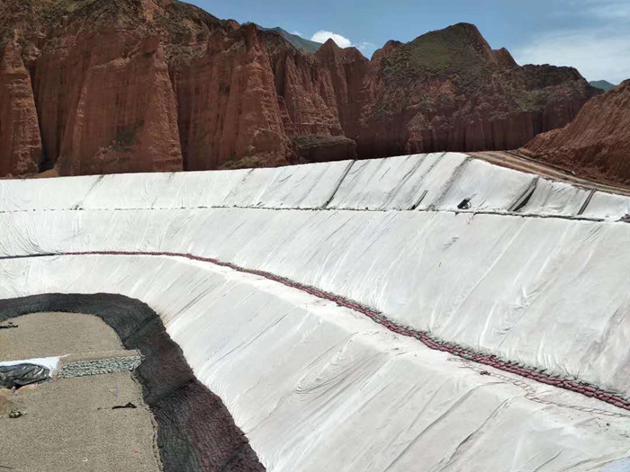 1647766797688724.jpg 尾礦庫防滲膜.jpg