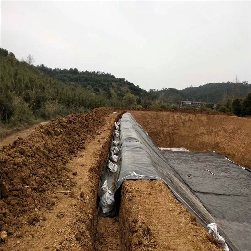 魚(yú)塘防滲膜施工的邊坡處理