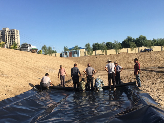 防滲膜的邊角細節(jié)處理